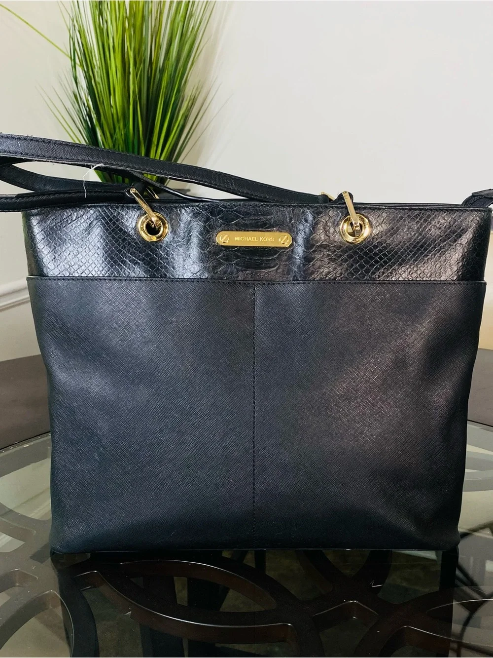 Michael Kors DANVILLE Leather Large Black Tote Shoulder Bag Black/Gold - Picture 2 of 11